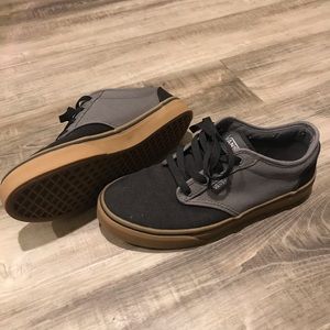 Men’s Black and Gray Vans